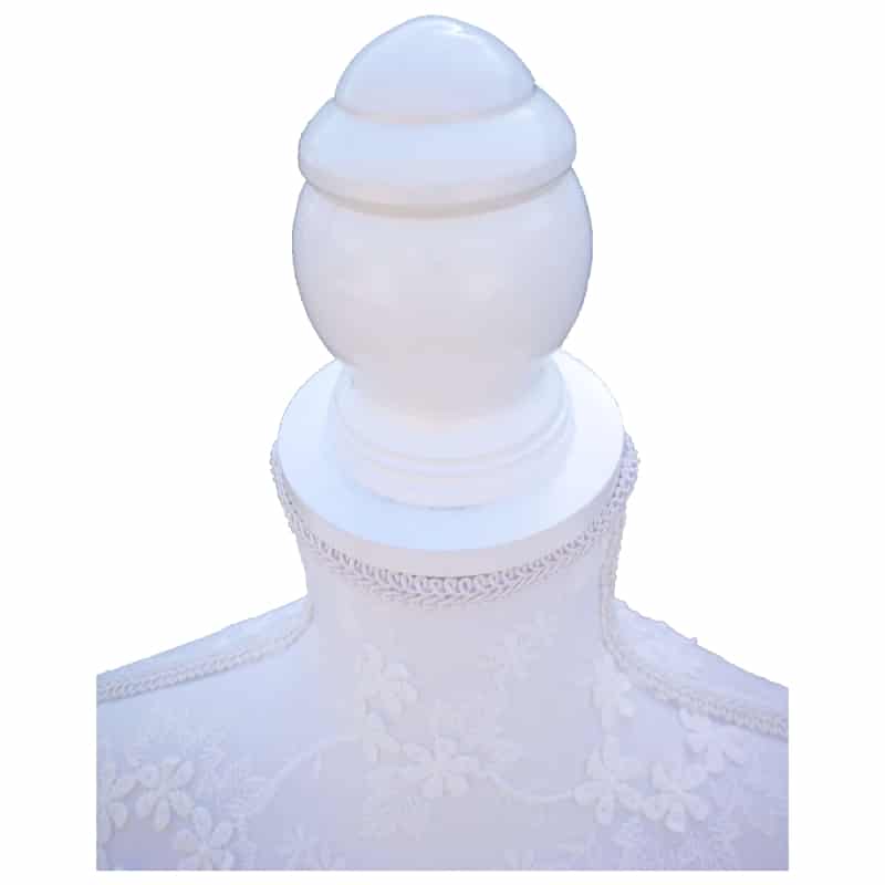 Maniquí bride blanco bordado con pie
